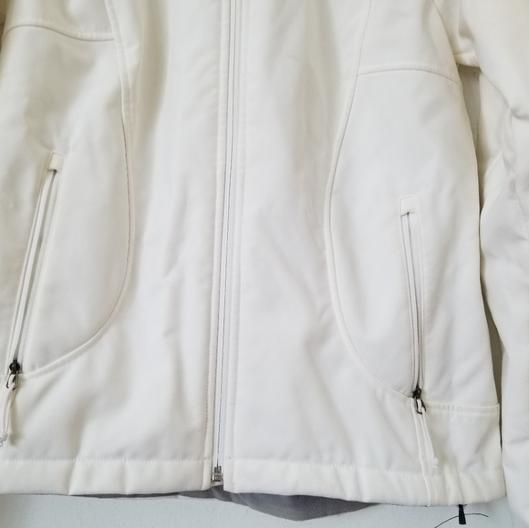 The North Face White Jacket
Like new very good quality thick jacket - Picture 3 of 9